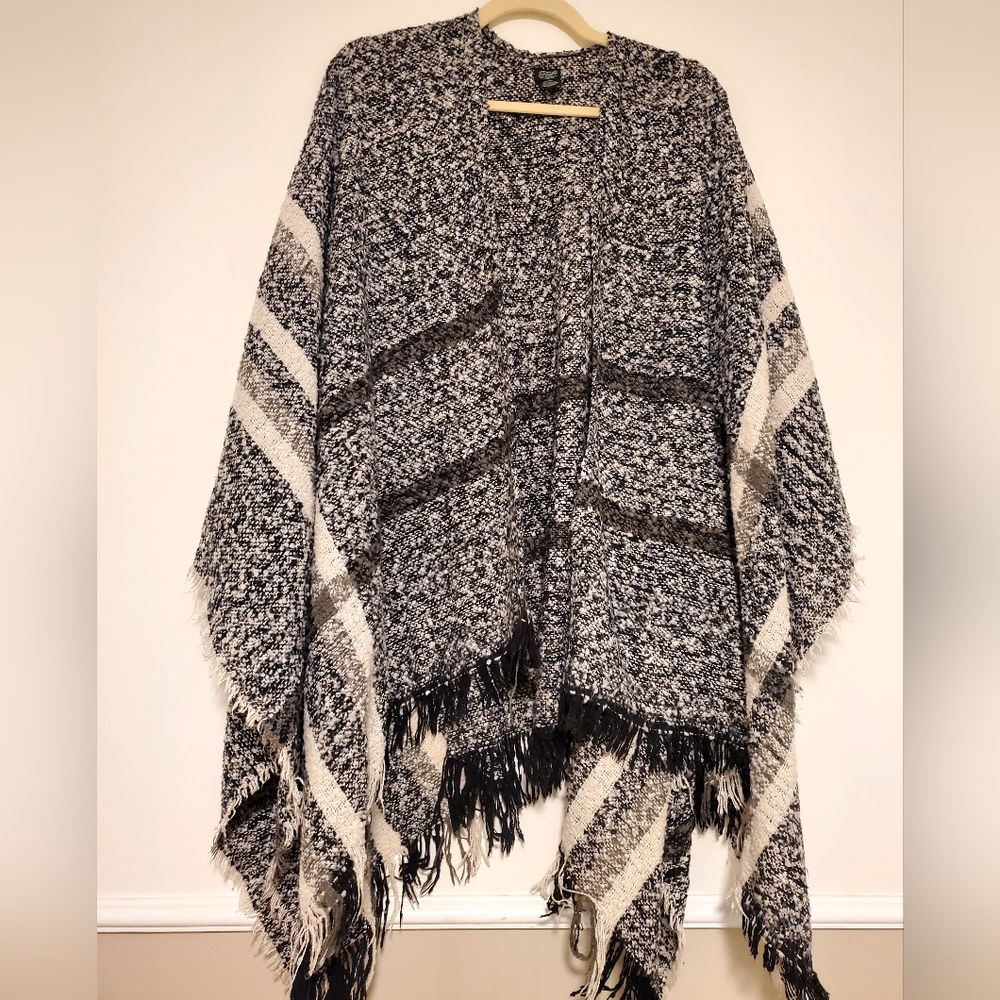 Cream/Black/Grey Tartan / Knit Cape